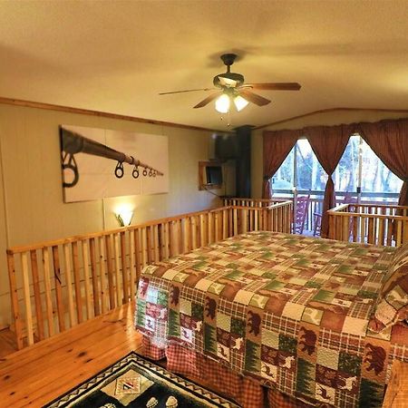 Cute Cabin Creek & Firepit #12 헬렌 외부 사진