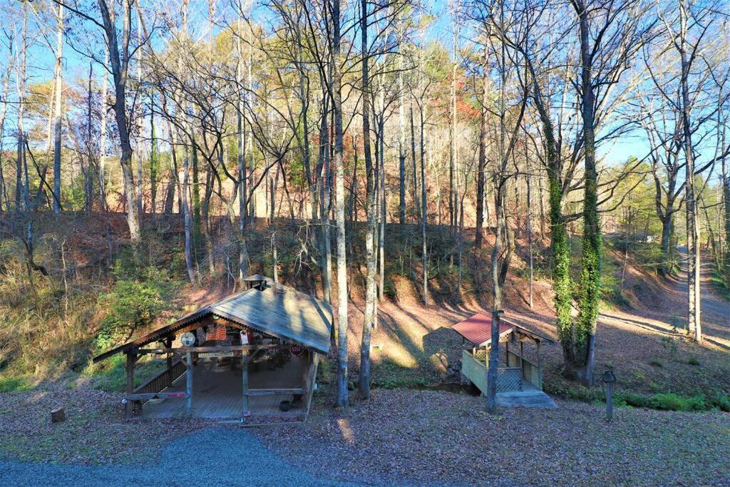 Cute Cabin Creek & Firepit #12 헬렌 외부 사진